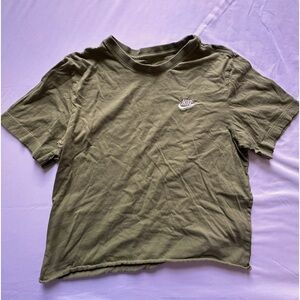 NIKE // CROPPED T SHIRT // SIZE S